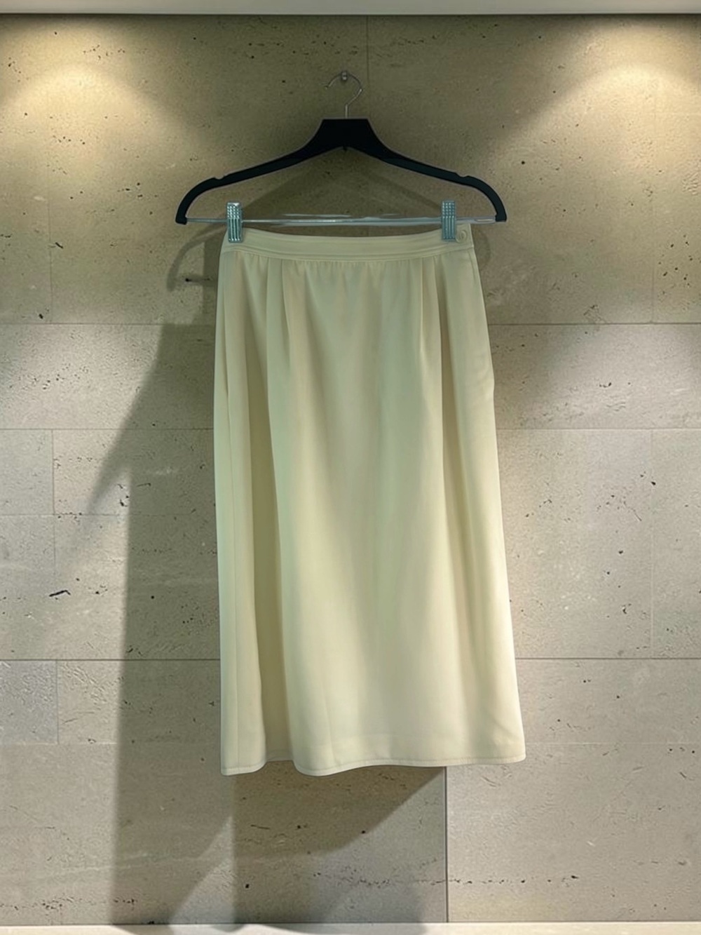Vintage Valentino Miss V Cream Wool Midi Skirt - Made in Italy - Size 42 (US 6)